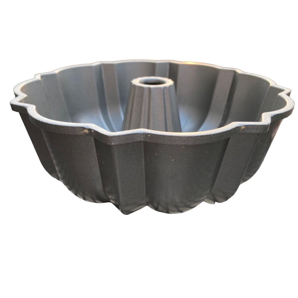 Vintage Nordic Ware Bundt Pan Fluted Silver Heavy Made in USA Bake 8.5" Dia GUC